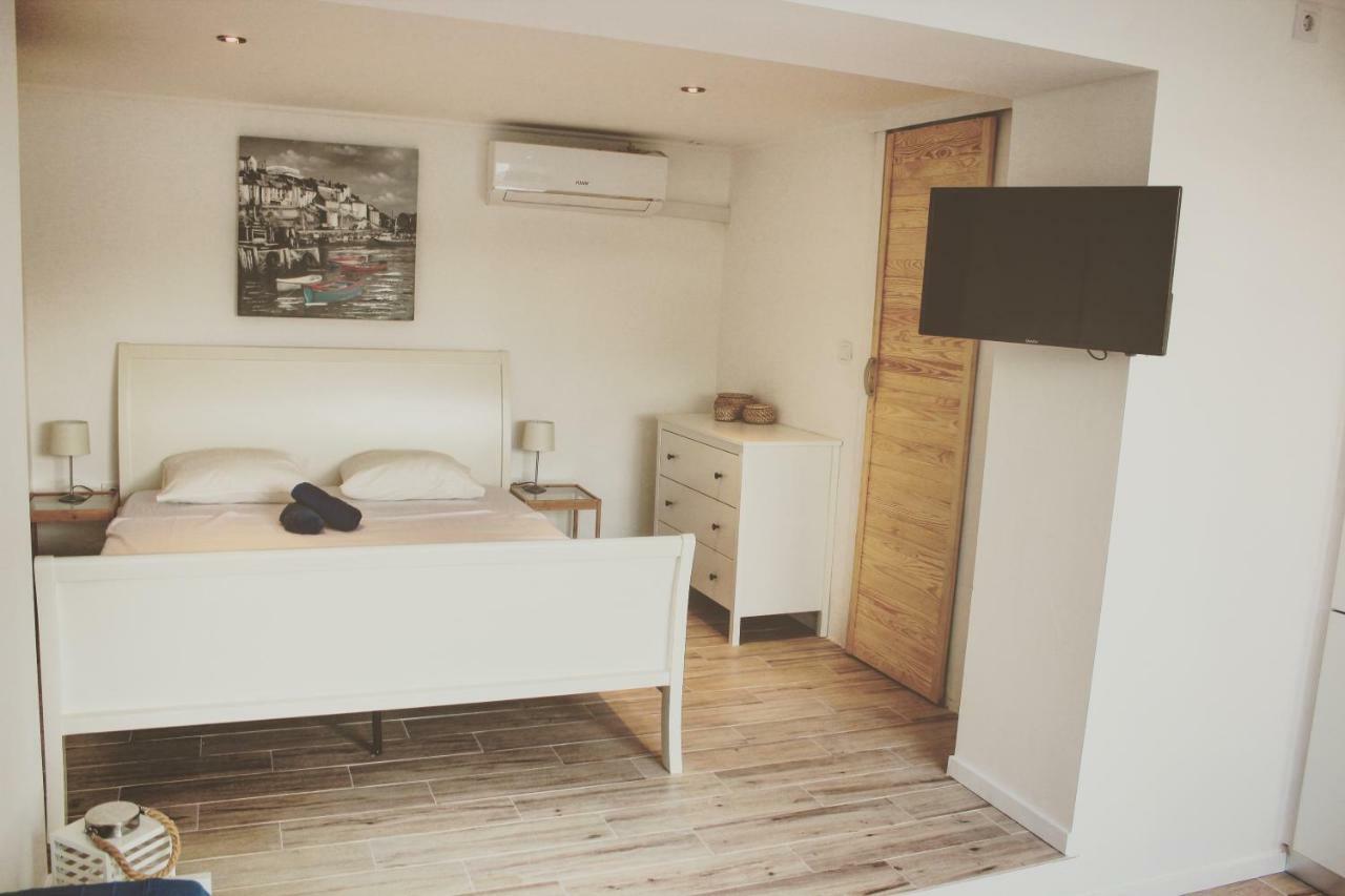 O Sole Apartment With Private Beach Donji Okrug  Luaran gambar